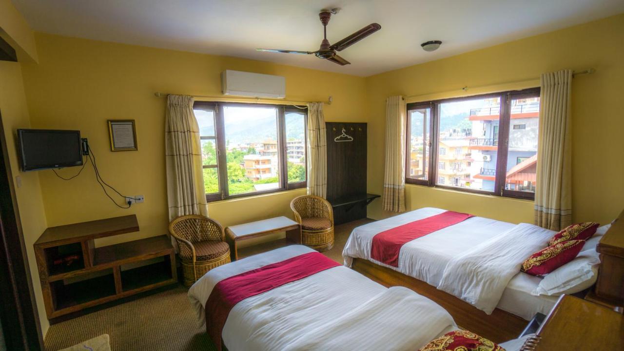 Silver Sky Hotel Pokhara Luaran gambar